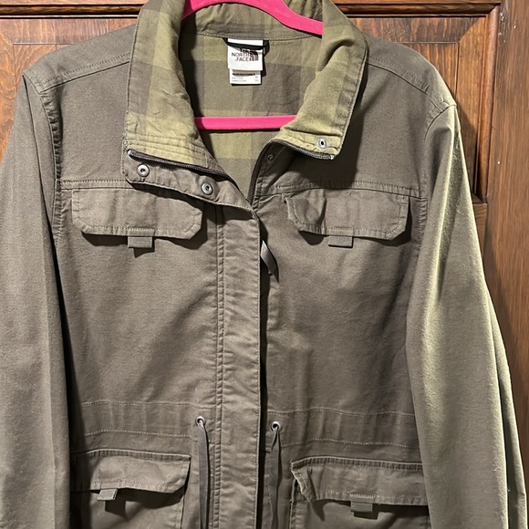 TheNorthFace Jacket women’s XL . so cute, just to big . never worn - Picture 3 of 6